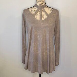 Andreé by Unit stretch knit top with cutout neckline and back tie M